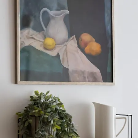 Apartamento Cozy With Balcony & Parking In By Renters *
