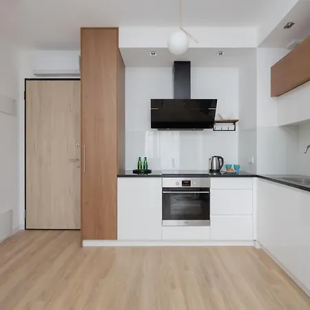 Appartement Cozy With Balcony & Parking In By Renters Varsovie