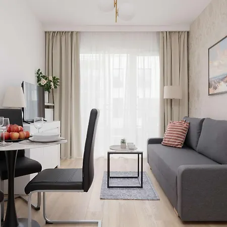 Appartement Cozy With Balcony & Parking In By Renters *